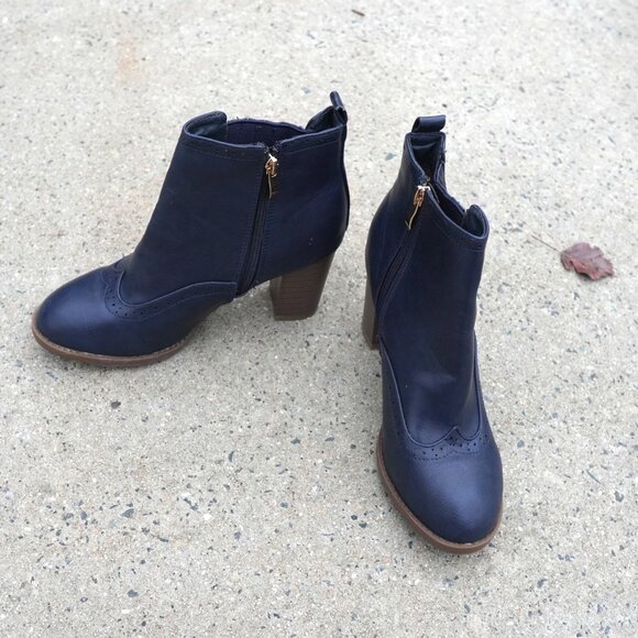 NWT Bell Marie Navy Faux Fur Lined Block Heel Boots 10 - Picture 8 of 8